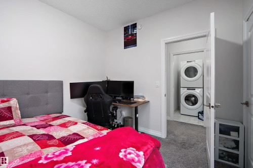 5211 23A Avenue, Edmonton, AB - Indoor Photo Showing Bedroom