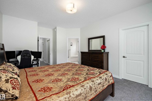 5211 23A Avenue, Edmonton, AB - Indoor Photo Showing Bedroom
