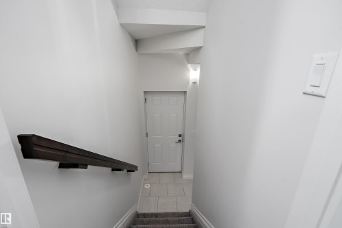 5211 23A Avenue, Edmonton, AB - Indoor Photo Showing Other Room