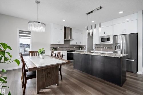 5211 23A Avenue, Edmonton, AB - Indoor Photo Showing Kitchen With Upgraded Kitchen