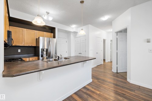 1-208 4245 139 Avenue, Edmonton, AB - Indoor Photo Showing Kitchen