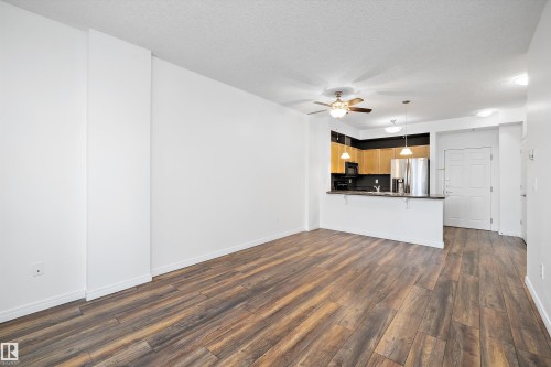 1-208 4245 139 Avenue, Edmonton, AB - Indoor Photo Showing Kitchen