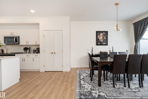 427 39 Street, Edmonton, AB - Indoor