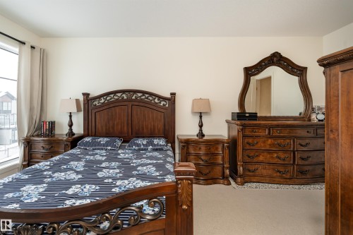 427 39 Street, Edmonton, AB - Indoor Photo Showing Bedroom