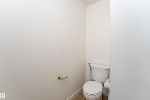 427 39 Street, Edmonton, AB - Indoor Photo Showing Bathroom