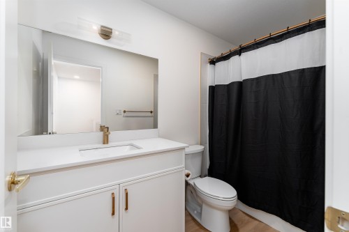 427 39 Street, Edmonton, AB - Indoor Photo Showing Bathroom