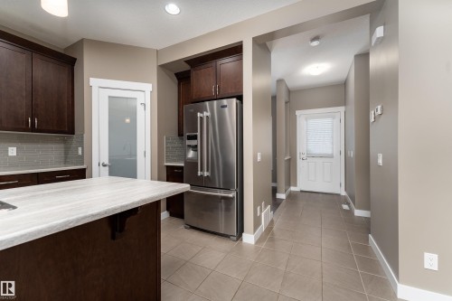4217 Prowse Way, Edmonton, AB - Indoor Photo Showing Kitchen