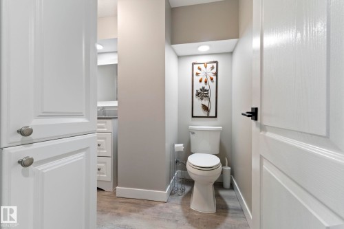 12116 148 Avenue, Edmonton, AB - Indoor Photo Showing Bathroom