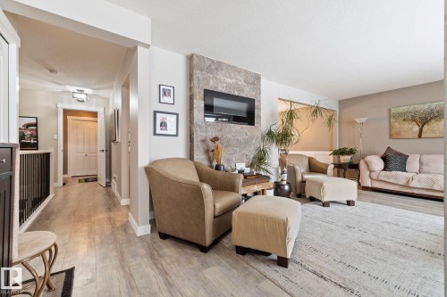 12116 148 Avenue, Edmonton, AB - Indoor Photo Showing Living Room