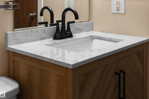 3511 43 Avenue, Edmonton, AB - Indoor Photo Showing Bathroom