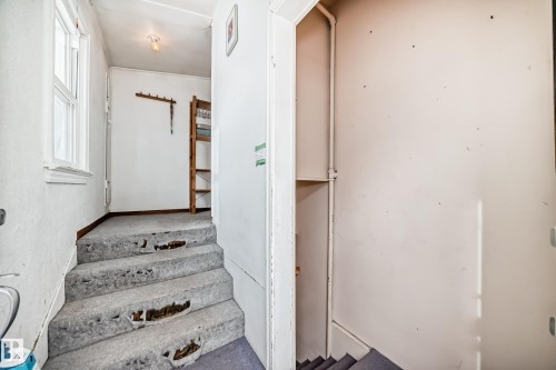 View of stairway - 9823 75 Avenue, Edmonton, AB - Indoor Photo Showing Other Room