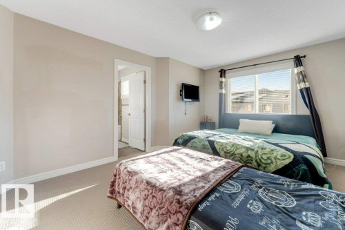 2929 16A Avenue, Edmonton, AB - Indoor Photo Showing Bedroom