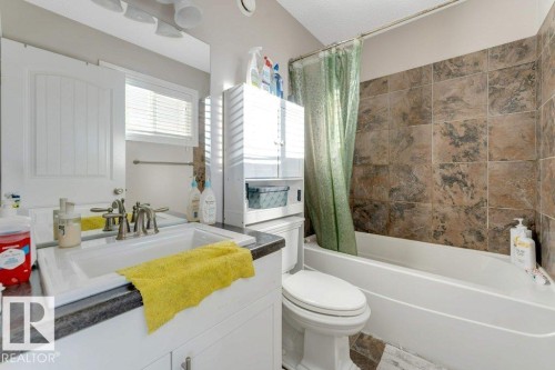 2929 16A Avenue, Edmonton, AB - Indoor Photo Showing Bathroom