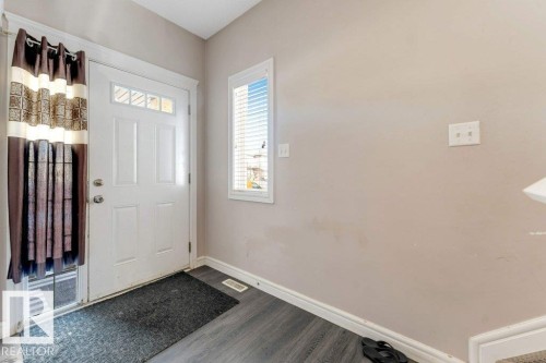 2929 16A Avenue, Edmonton, AB - Indoor Photo Showing Other Room