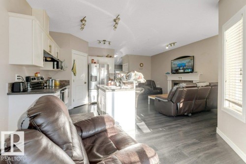2929 16A Avenue, Edmonton, AB - Indoor Photo Showing Living Room