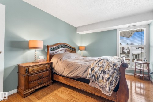 2324 151 Avenue, Edmonton, AB - Indoor Photo Showing Bedroom
