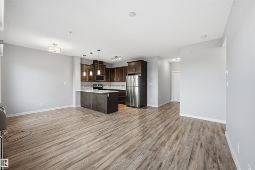 414 812 Welsh Drive, Edmonton, AB - Indoor Photo Showing Kitchen