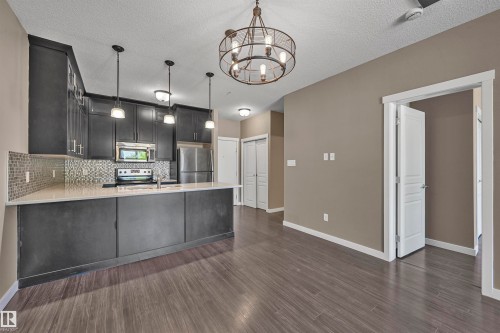 108 812 Welsh Drive, Edmonton, AB - Indoor Photo Showing Kitchen With Upgraded Kitchen