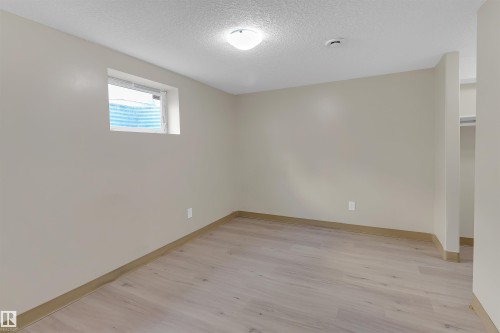 460 Gibb Wynd, Edmonton, AB - Indoor Photo Showing Other Room