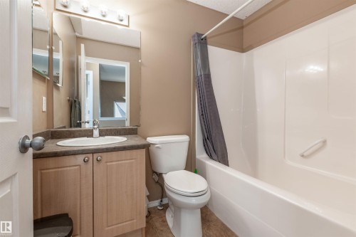 2314 29A Avenue, Edmonton, AB - Indoor Photo Showing Bathroom