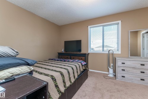 2314 29A Avenue, Edmonton, AB - Indoor Photo Showing Bedroom