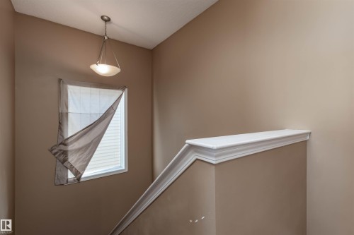 2314 29A Avenue, Edmonton, AB - Indoor Photo Showing Other Room