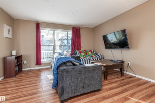 2314 29A Avenue, Edmonton, AB - Indoor Photo Showing Living Room