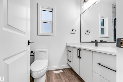 136 Creekside Lane, Leduc, AB - Indoor Photo Showing Bathroom