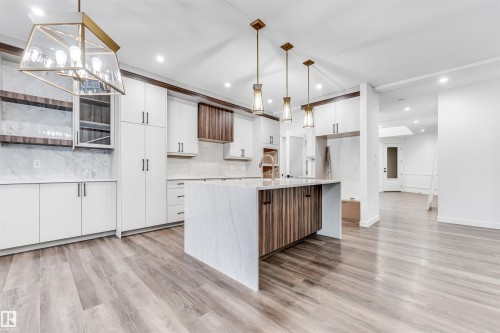 136 Creekside Lane, Leduc, AB - Indoor Photo Showing Kitchen