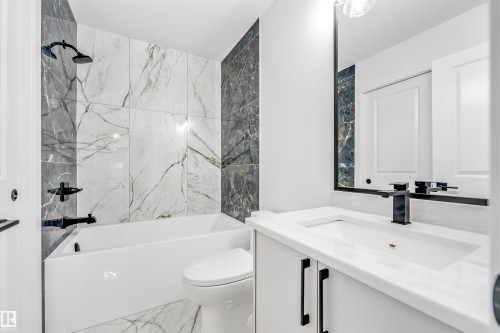 136 Creekside Lane, Leduc, AB - Indoor Photo Showing Bathroom