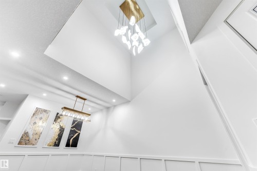 136 Creekside Lane, Leduc, AB - Indoor Photo Showing Other Room