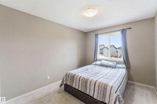 109 Santana Crescent, Fort Saskatchewan, AB - Indoor Photo Showing Bedroom