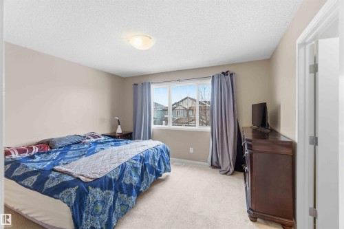 109 Santana Crescent, Fort Saskatchewan, AB - Indoor Photo Showing Bedroom