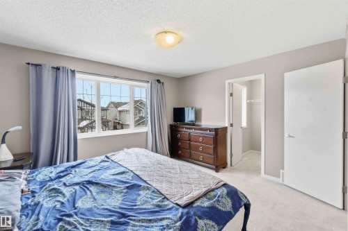 109 Santana Crescent, Fort Saskatchewan, AB - Indoor Photo Showing Bedroom