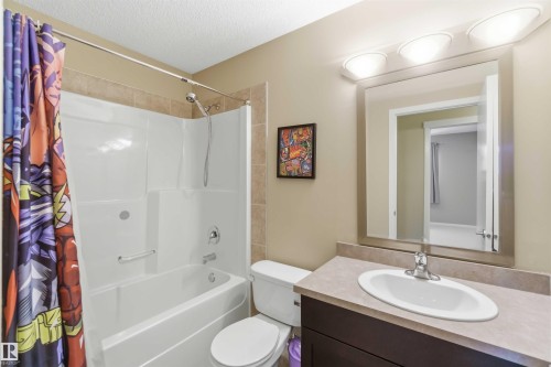 109 Santana Crescent, Fort Saskatchewan, AB - Indoor Photo Showing Bathroom
