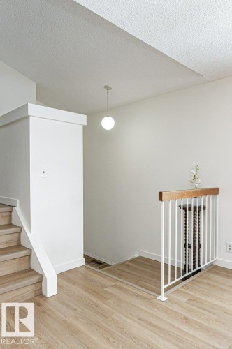 14916 43 Avenue, Edmonton, AB - Indoor Photo Showing Other Room