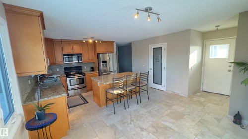 296 Greenoch Crescent, Edmonton, AB - Indoor Photo Showing Kitchen