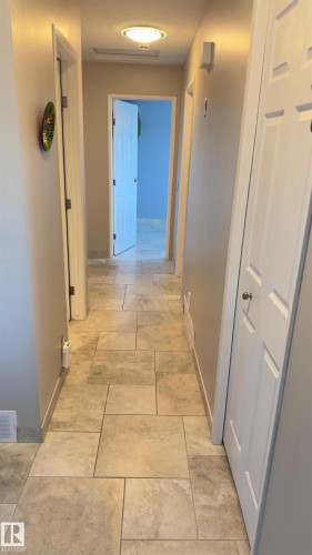 296 Greenoch Crescent, Edmonton, AB - Indoor Photo Showing Other Room