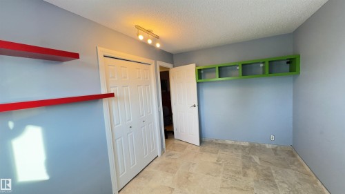 296 Greenoch Crescent, Edmonton, AB - Indoor Photo Showing Other Room