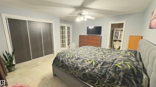 296 Greenoch Crescent, Edmonton, AB - Indoor Photo Showing Bedroom