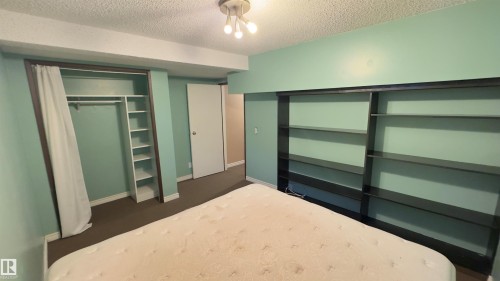 296 Greenoch Crescent, Edmonton, AB - Indoor Photo Showing Bedroom