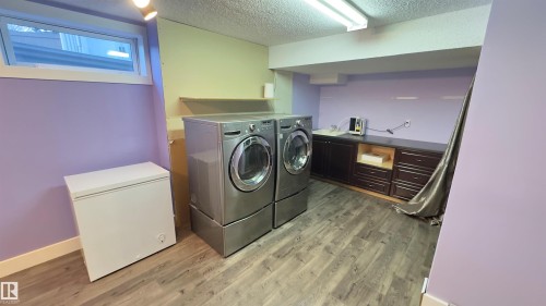 296 Greenoch Crescent, Edmonton, AB - Indoor Photo Showing Laundry Room