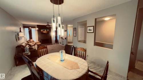 296 Greenoch Crescent, Edmonton, AB - Indoor Photo Showing Dining Room