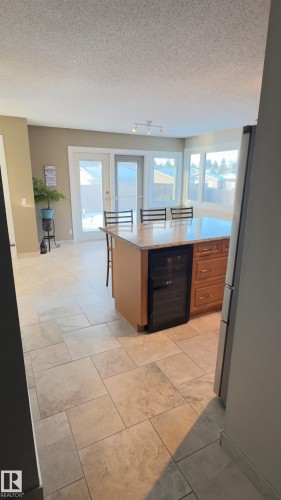 296 Greenoch Crescent, Edmonton, AB - Indoor Photo Showing Kitchen