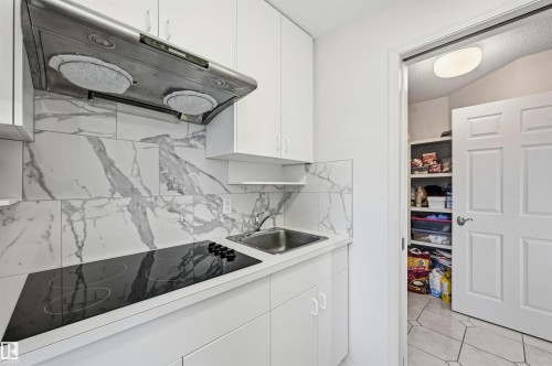 27 Cormack Crescent, Edmonton, AB 