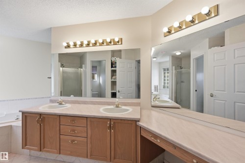 27 Cormack Crescent, Edmonton, AB 