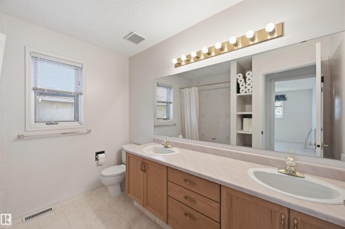 27 Cormack Crescent, Edmonton, AB 