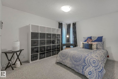 11105 9 Avenue, Edmonton, AB - Indoor Photo Showing Bedroom