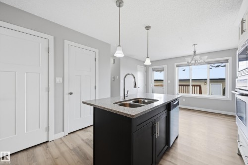 114 Richmond Link, Fort Saskatchewan, AB - Indoor Photo Showing Kitchen With Double Sink