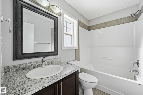 114 Richmond Link, Fort Saskatchewan, AB - Indoor Photo Showing Bathroom